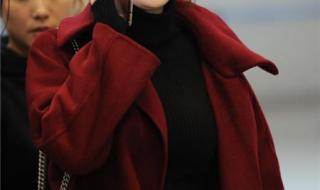 杨幂黄子韬互动亲昵 杨幂黄子韬互动亲昵